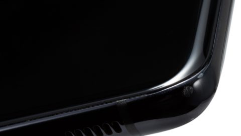 Piccola imperfezione sui bordi : non percepibile al tatto